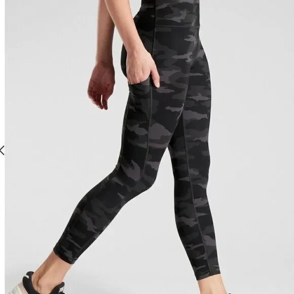 ATHLETA Ultimate 7/8 Tight Legging Camo Black Gray Size Small #531773 - Picture 14 of 14